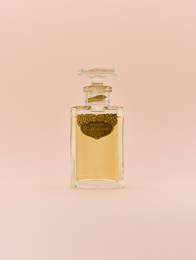 Shiseido perfume, “Hanatsubaki (Camellia)” 1917