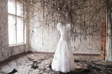 Chiharu Shiota Unconscious Unease 2008　woolen yarn, dress Photo: Sunhi Mang