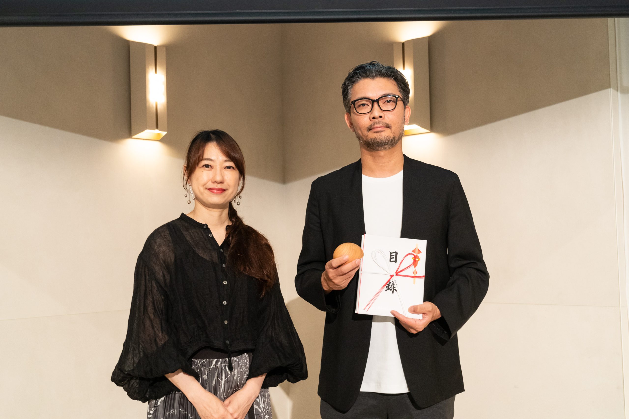 梶浦砂織‣アート&ヘリテージマネジメント部長（左）と野村氏（右）