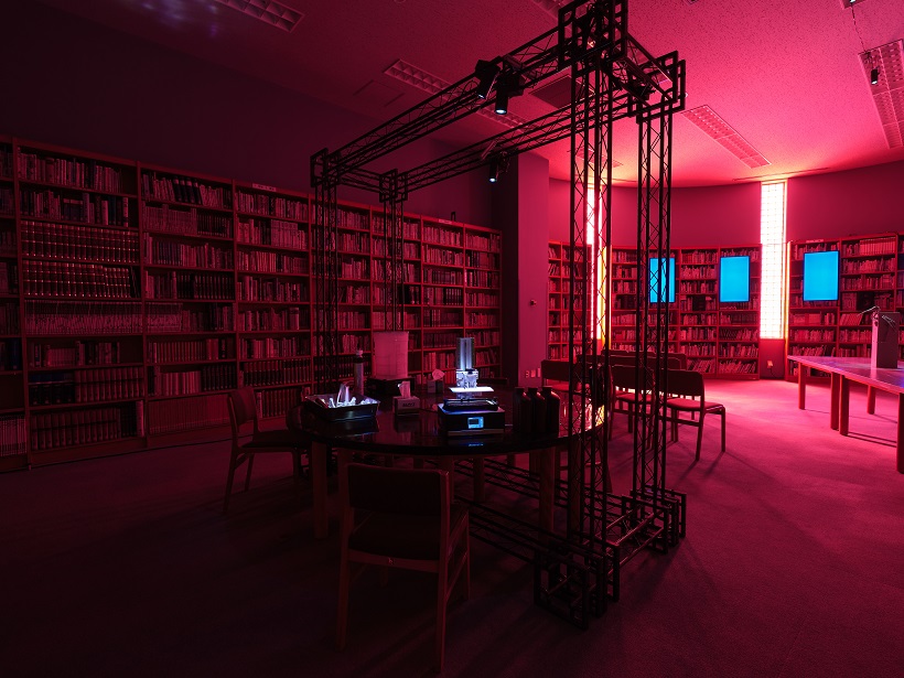  RED 　　Multichannel video installation, 2024  　　(Photos by Naohiro Ogawa) 